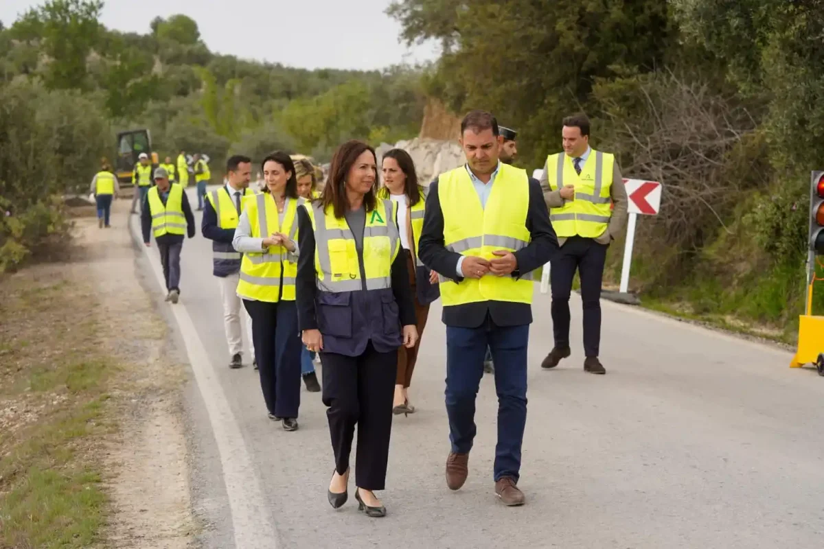 Imagen La Junta invierte cerca de 10 millones de euros  en la reparación de carreteras  afectadas por el temporal en Priego